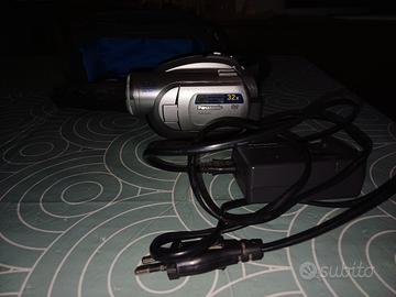 Cinepresa Panasonic VDR- D220