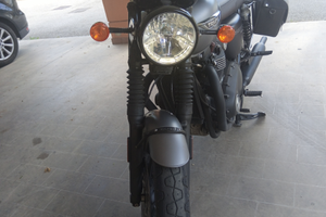 Triumph Bonneville T120 Black