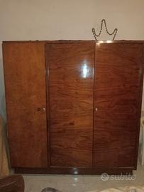 Armadio Vintage a Tre Ante in Radica di Noce - Sti