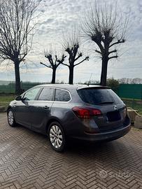 Opel astra 2011