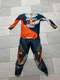 Completo redbull kini ktm