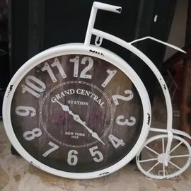 grande orologio  ,da appoggio  o da parete
