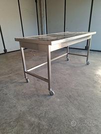 Tavolo in acciaio inox