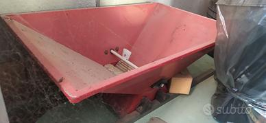 Macina uva e torchio