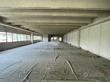 CAPANNONE A ALBANO SANT'ALESSANDRO