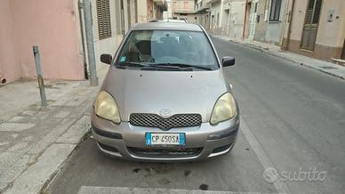 Toyota Yaris 2004 - 280000km