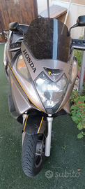 Honda silver Wing 600
