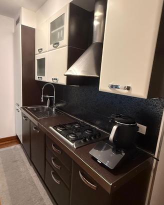 Cucina completa di elettrodomestici