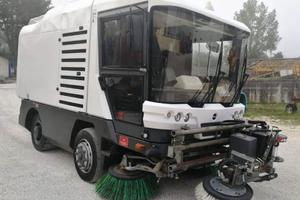 SPAZZATRICE STRADALE COMPATTA RAVO 540CD TIER 3