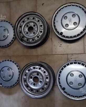 4 cerchi da 13 con copricerchi ford