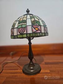 lampada e cofanetto abbinati in vetro colorato