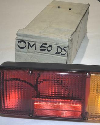 FARO POSTERIORE DX IVECO DAILY OM 50