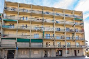 2 LOCALI RISTRUTTURATO con CANTINA