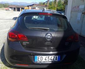 OPEL Astra - 2010