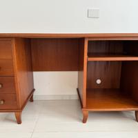 Scrivania in legno