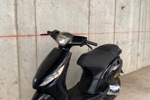 Piaggio Zip 2t