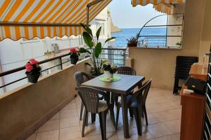 Casa vacanze Aci Trezza fronte mare