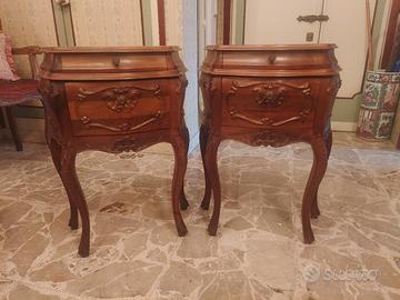 2 Comodini Stile Luigi XV  in noce
