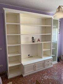 Libreria bianca, vano TV e vetrina