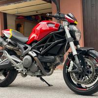 Ducati monster 696