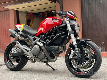 Ducati monster 696