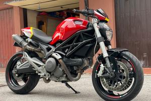 Ducati monster 696