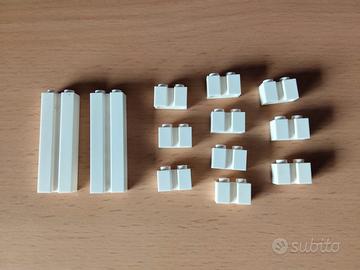 Lotto LEGO mattoncini bianchi con scalanatura