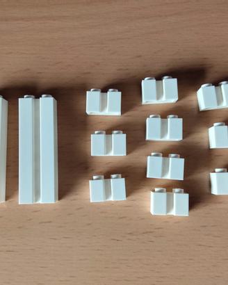 Lotto LEGO mattoncini bianchi con scalanatura
