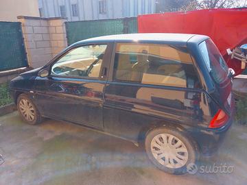 Lancia Ypsilon perfettamente funzionante.