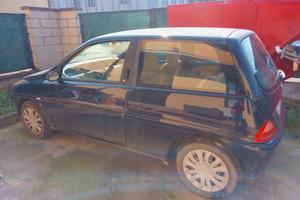  Lancia Ypsilon perfettamente funzionante.