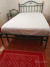 Letto una piazza e mezza + comodino