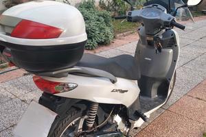 scooter lxr peugeot  200