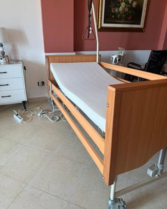Letto sanitario elettrico