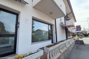 NEGOZIO A SACILE