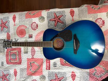 Chitarra Yamaha FS720S blu + accessori