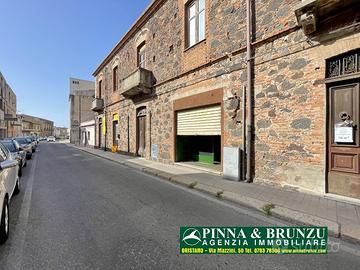 Oristano - Via V. Veneto Locale comm