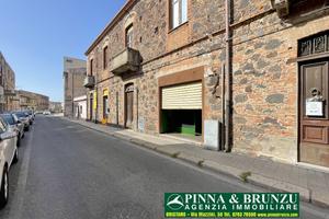 Oristano - Via V. Veneto Locale comm