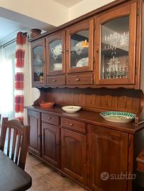 credenza, tavolo e 6 sedie (in legno)