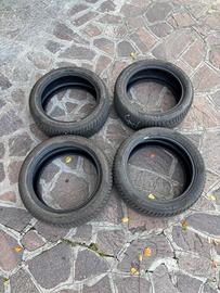 pneumatici invernali M+S 215/50R18 92V quasi nuovi