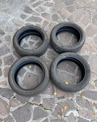 pneumatici invernali M+S 215/50R18 92V quasi nuovi