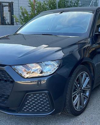 AUDI A1 SPB 30 TFSI IDENTITY BLACK
