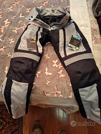 Pantaloni tecnici mototurismo