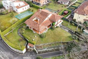 VILLA SINGOLA A PARATICO