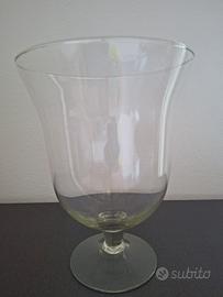 Vaso a calice in vetro trasparente H 18 vintage.