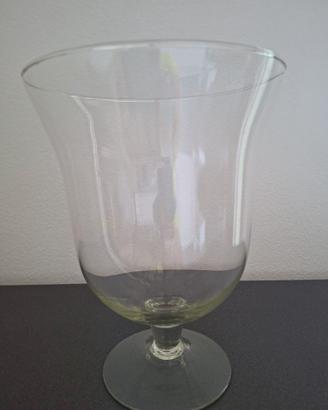Vaso a calice in vetro trasparente H 18 vintage.