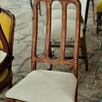 Sedia antica in legno e velluto