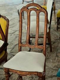 Sedia antica in legno e velluto