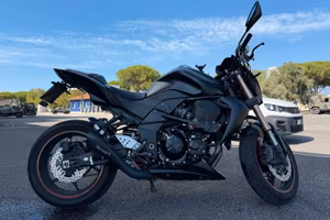 KAWASAKI Z750R