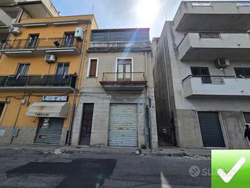 Terra Cielo Da Ristrutturare Con Terrazzo Archi