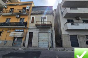 Terra Cielo Da Ristrutturare Con Terrazzo Archi